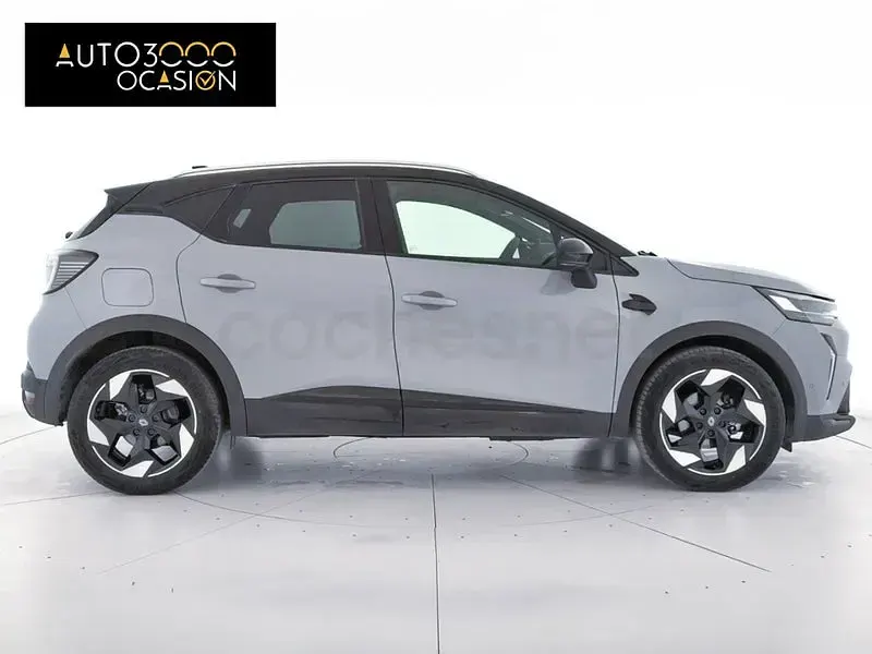 Usado Renault Captur Techno 100 CV (73 kW) 2025 Gris / plata SUV