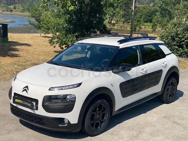 Usado Citroën C4 Shine 100 CV (73 kW) 2016 Blanco Berlina