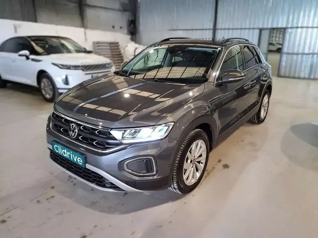 Usado VW T-Roc Life 116 CV (85 kW) 2022 Gris SUV