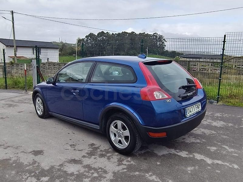 Usado Volvo C30 Momentum 109 CV (80 kW) 2007 Azul Utilitario