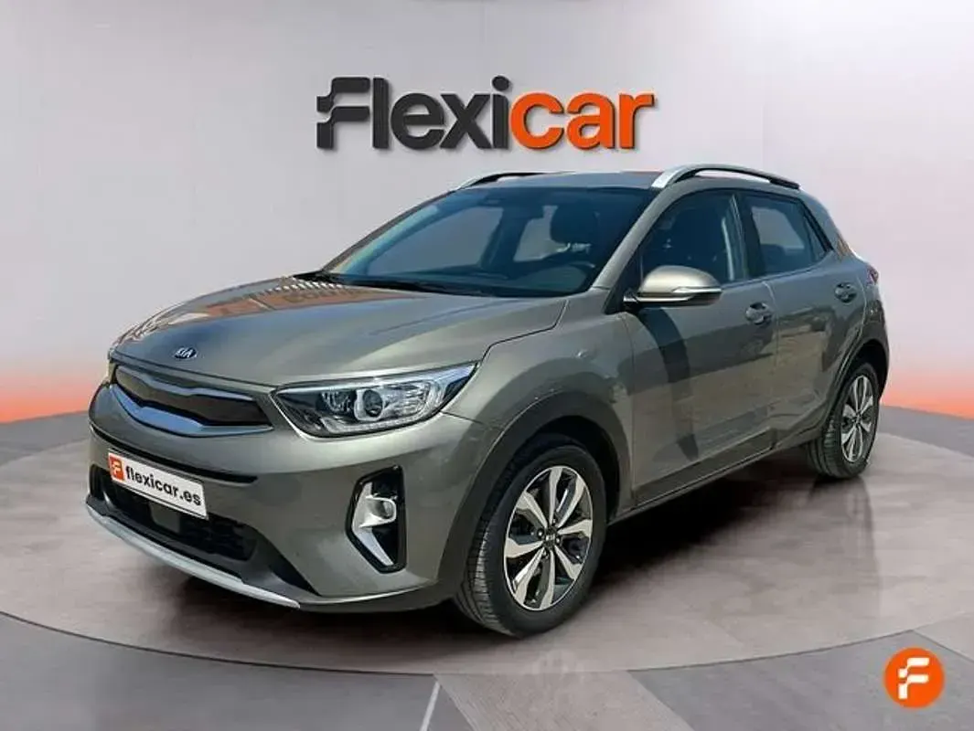 Usado Kia Stonic 120 CV (88 kW) 2020 Gris SUV