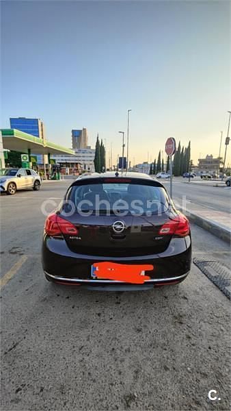 Marrón Usado 2012 Opel Astra Selective Berlina | 7000 € (Precio justo) - Imagen 1/4