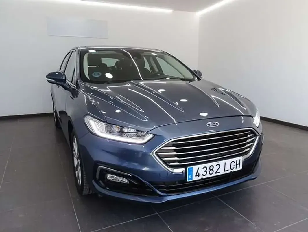 Usado Ford Mondeo Business Edition 150 CV (110 kW) 2019 Azul Berlina