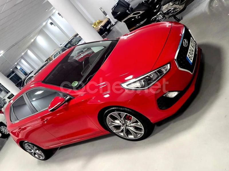 Rojo Usado 2019 Hyundai i30 Berlina | 10.990 € (Precio justo) - Imagen 1/4