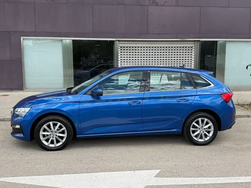 Usado Skoda Scala Ambition 95 CV (69 kW) 2020 Azul Utilitario