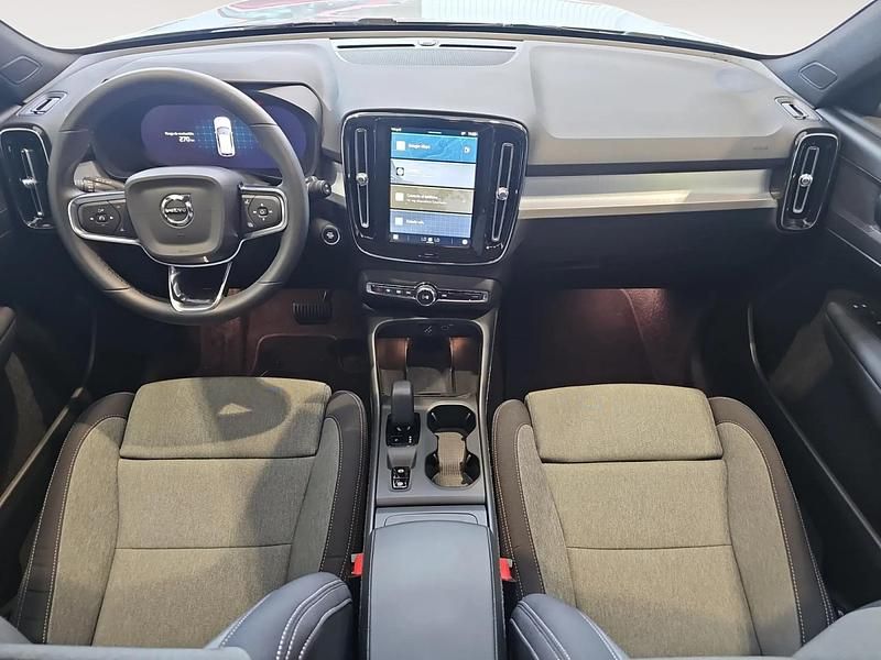 Usado Volvo XC40 Core 163 CV (119 kW) 2024 Gris/plata SUV