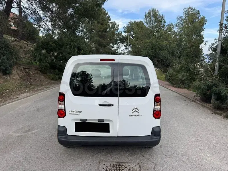 Usado Citroën Berlingo Tonic 92 CV (67 kW) 2013 Blanco Monovolumen