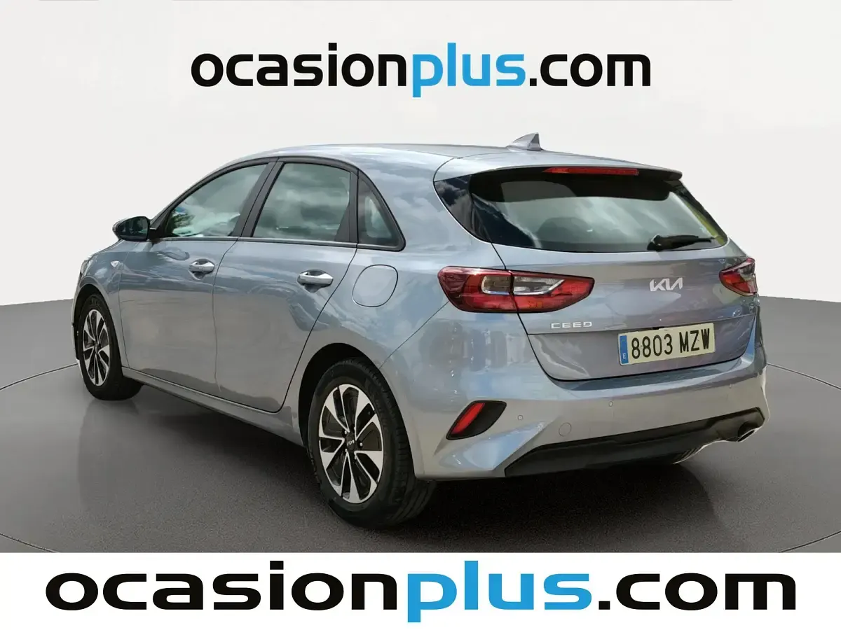 Usado Kia Ceed 101 CV (74 kW) 2025 Gris plata Utilitario
