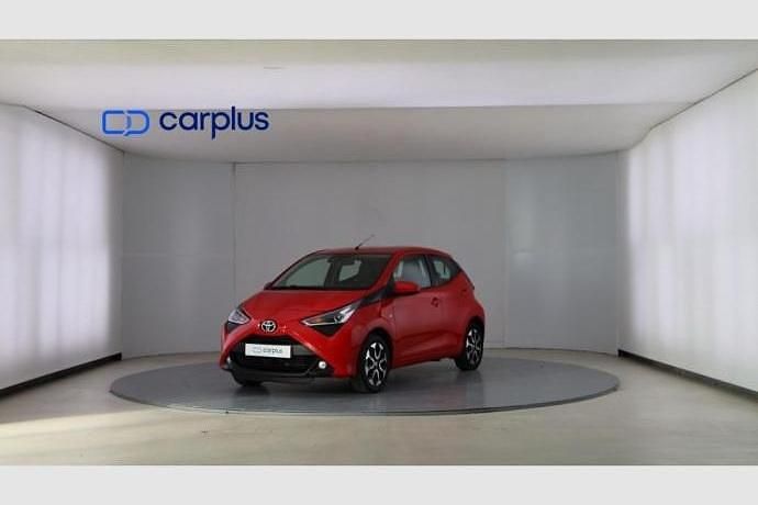 Rojo Usado 2021 Toyota Aygo X-play Utilitario | 13.290 € (Precio justo) - Imagen 1/4