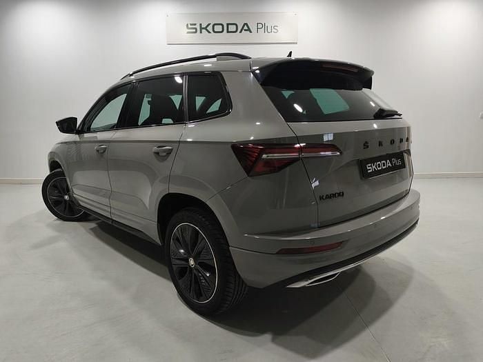 Usado Skoda Karoq SportLine 150 CV (110 kW) 2023 Gris SUV