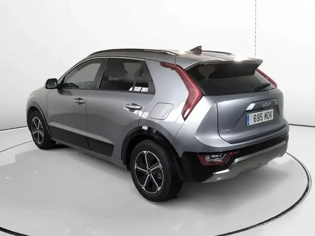 Usado Kia Niro 141 CV (103 kW) 2023 Blanco SUV