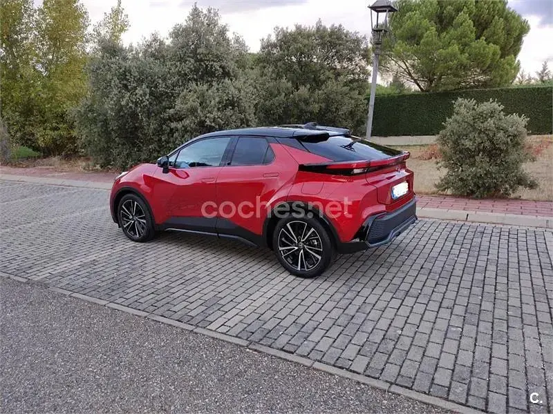 Usado Toyota C-HR 140 CV (102 kW) 2025 Rojo SUV