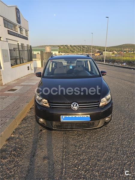 Usado VW Touran Advance 105 CV (77 kW) 2012 Negro Monovolumen