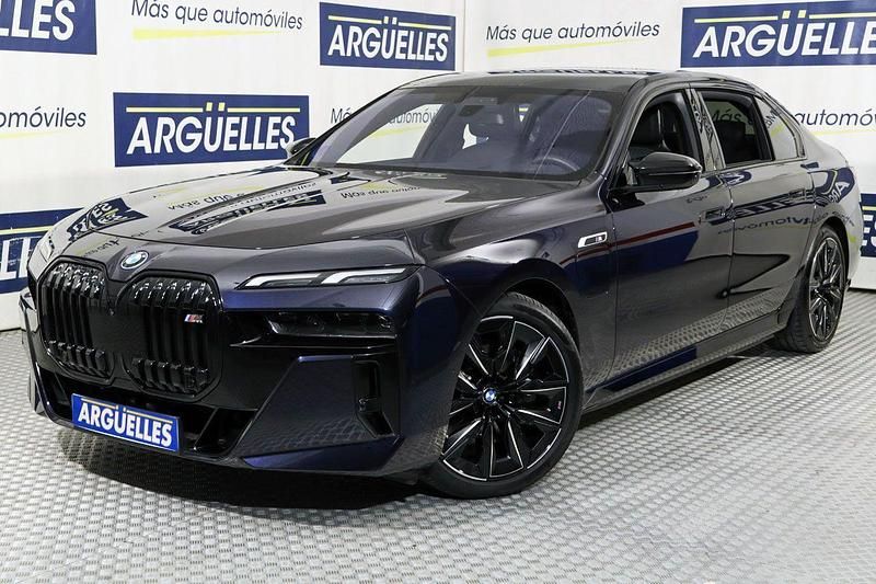 Usado BMW M760e 571 CV (419 kW) 2023 Negro Berlina