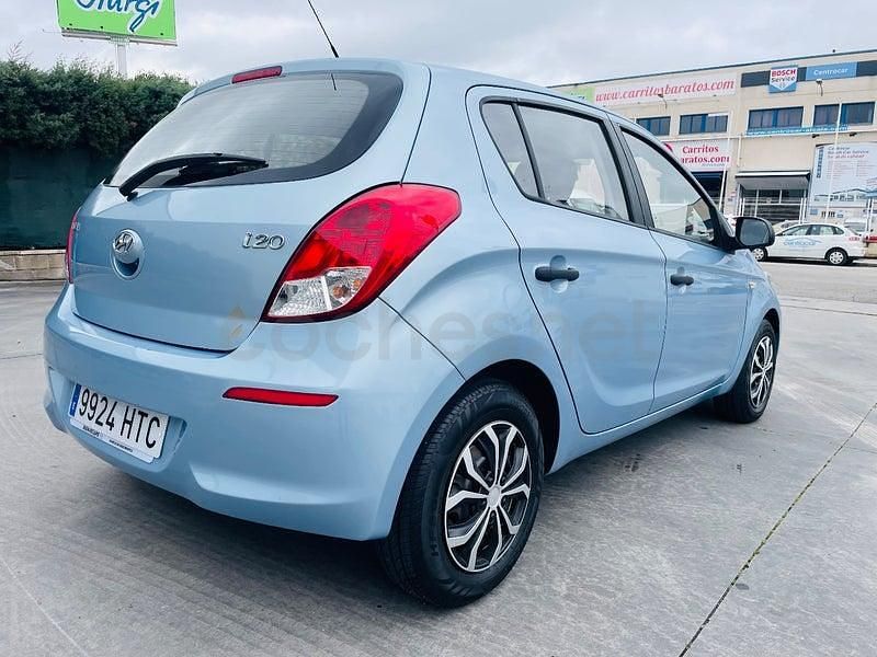 Usado Hyundai i20 84 CV (61 kW) 2014 Azul Utilitario
