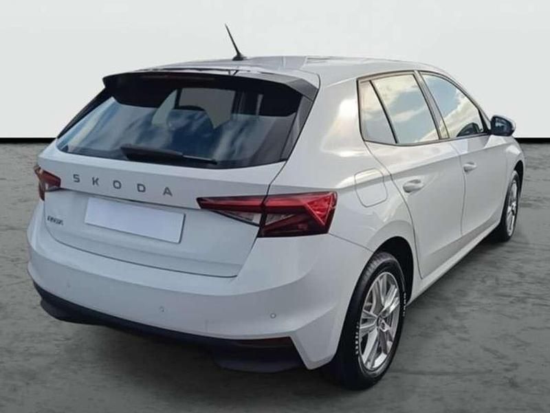 Usado Skoda Fabia Selection 95 CV (69 kW) 2025 Blanco Utilitario