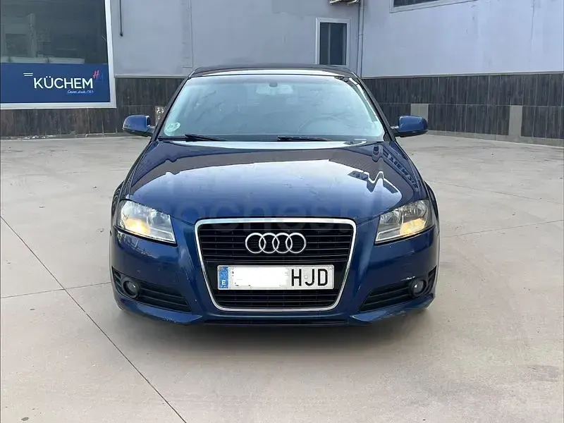 Usado Audi A3 Ambiente 105 CV (77 kW) 2012 Azul Utilitario