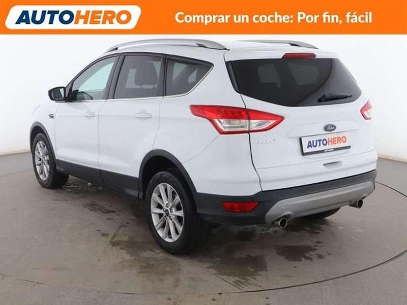 Usado Ford Kuga Titanium 120 CV (88 kW) 2016 Blanco SUV