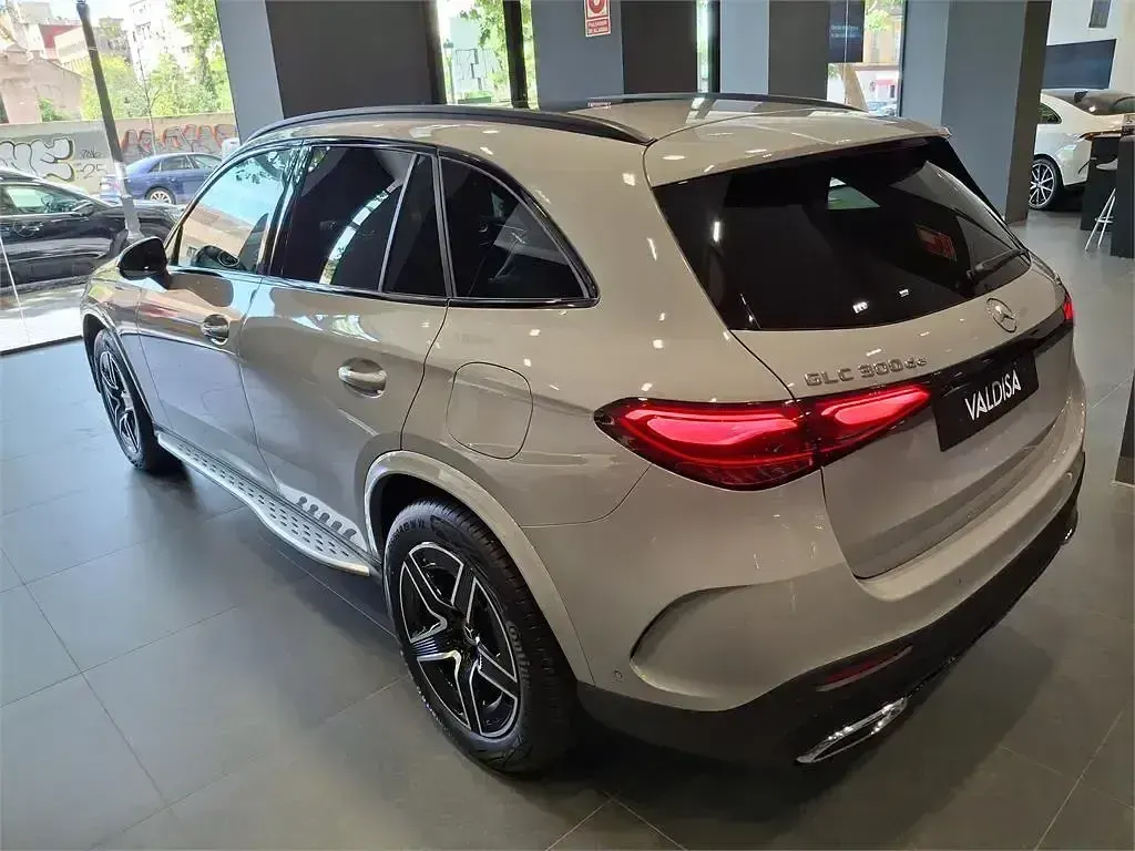 Nuevo Mercedes GLC300de 333 CV (244 kW) 2026 Gris SUV