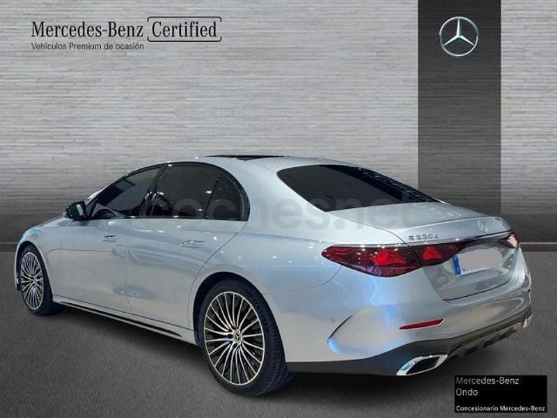 Usado Mercedes E220 197 CV (144 kW) 2025 Gris / plata Berlina
