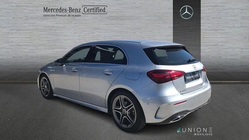 Usado Mercedes A180 136 CV (100 kW) 2025 Gris