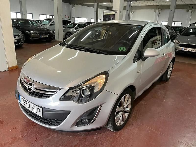 Usado Opel Corsa Expression 100 HP (73 kW) 2012 Cinzento Citadino