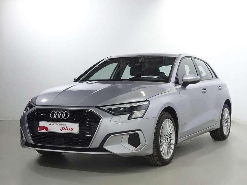 Plateado Usado 2023 Audi A3 Sportback Advanced Utilitario | 30.300 € (Un poco caro) - Imagen 1/4