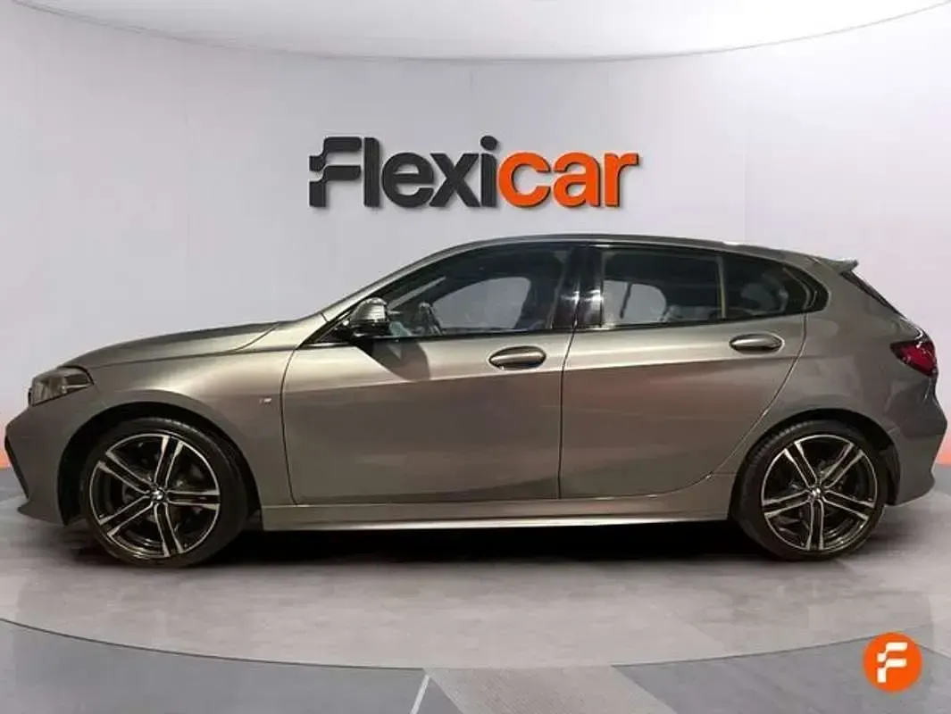 Usado BMW 118 136 CV (100 kW) 2024 Gris Utilitario