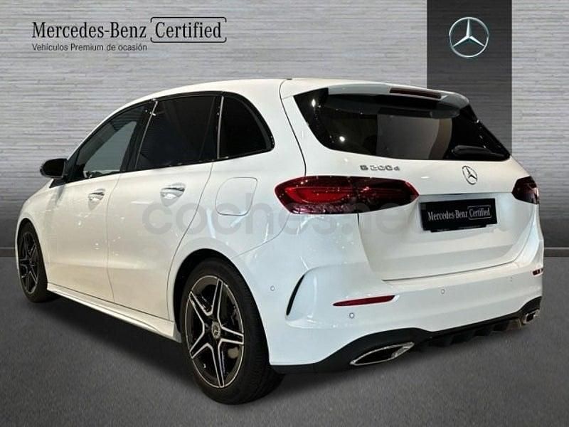 Usado Mercedes B200 AMG line 150 CV (110 kW) 2023 Blanco Monovolumen