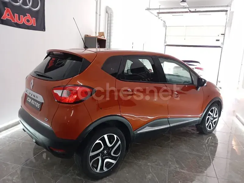 Usado Renault Captur Zen 120 CV (88 kW) 2016 Naranja SUV