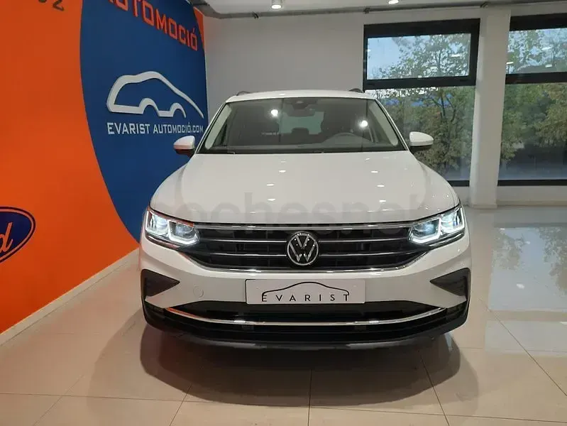 Usado VW Tiguan Life 150 CV (110 kW) 2024 Blanco SUV