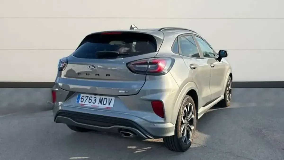 Usado Ford Puma ST-Line X 125 CV (91 kW) 2023 Plateado SUV