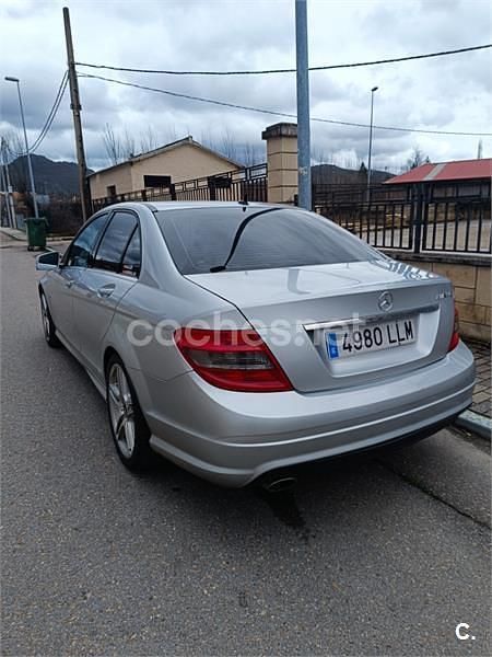 Usado Mercedes C220 170 CV (125 kW) 2010 Gris / plata Berlina