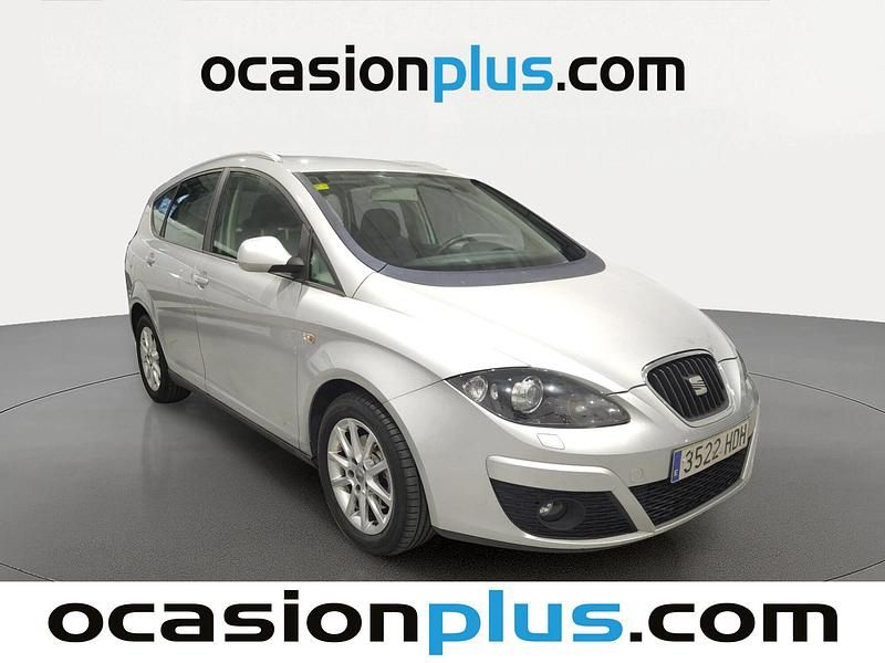 Usado Seat Altea Ecomotive 105 CV (77 kW) 2011 Gris Monovolumen