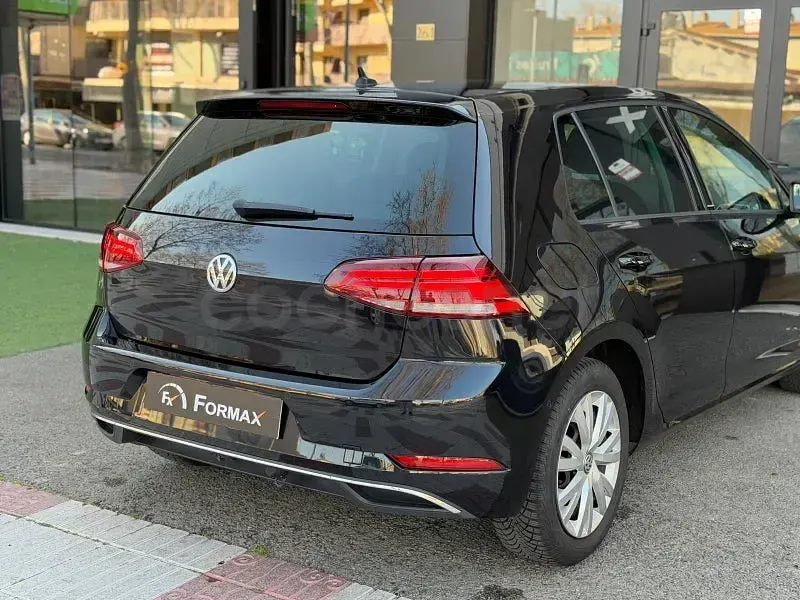 Usado VW Golf VII Advance 150 CV (110 kW) 2019 Negro Berlina