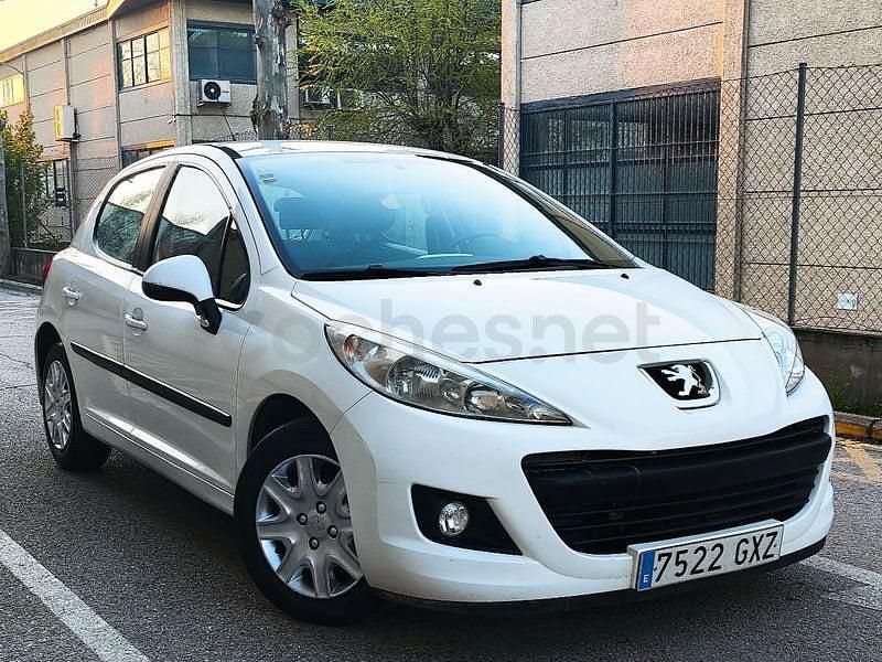 Usado Peugeot 207 Business-Line 70 CV (51 kW) 2010 Blanco Berlina