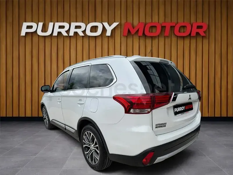 Usado Mitsubishi Outlander Motion 150 CV (110 kW) 2016 Blanco SUV