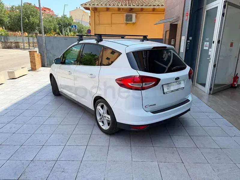 Usado Ford C-MAX Titanium 120 CV (88 kW) 2017 Blanco Monovolumen