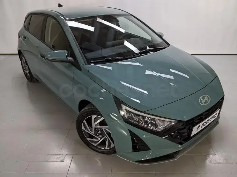 Usado Hyundai i20 100 CV (73 kW) 2025 Verde Utilitario
