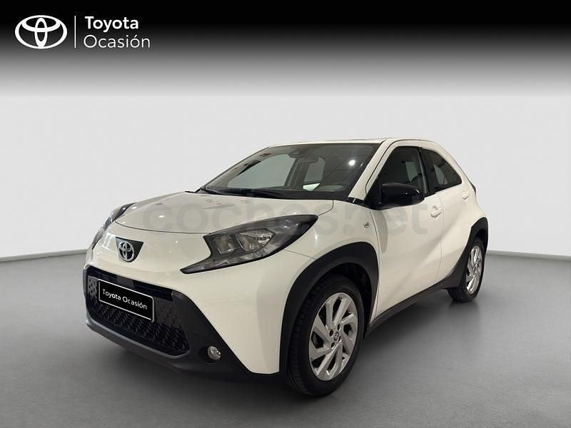 Usado Toyota Aygo X Play 72 CV (52 kW) 2024 Blanco SUV