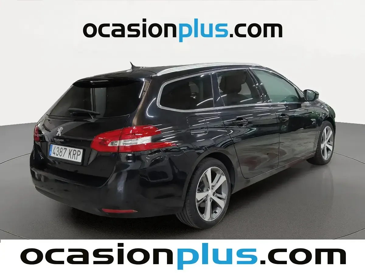 Usado Peugeot 308 Allure 130 CV (95 kW) 2018 Negro Familiar