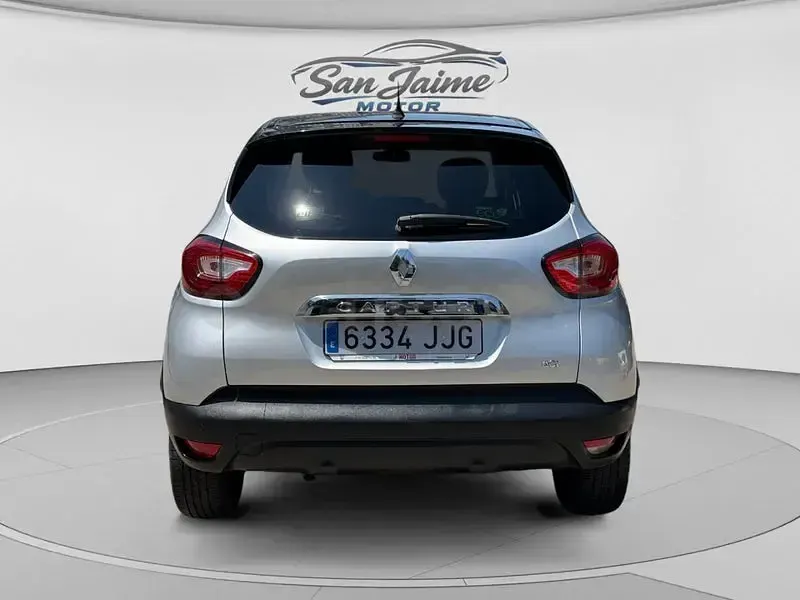 Usado Renault Captur 90 CV (66 kW) 2015 Gris / plata SUV