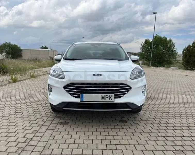 Usado Ford Kuga Titanium 242 CV (177 kW) 2024 Blanco SUV