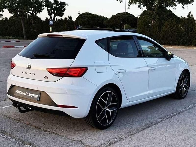Begagnad Seat Leon FR 150 HK (110 kW) 2019 Vit Sedan