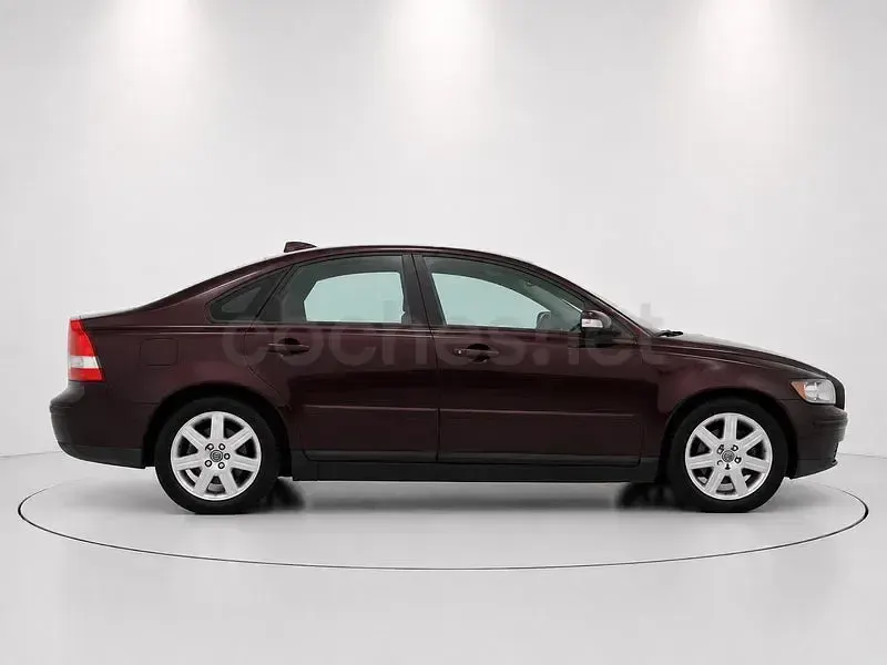 Usado Volvo S40 Momentum 136 CV (100 kW) 2005 Negro Berlina
