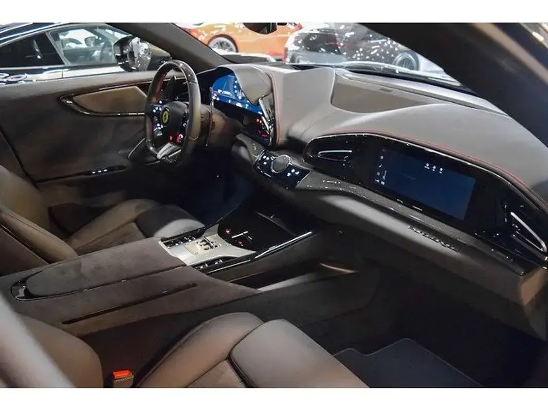 Usado Ferrari Purosangue 725 CV (533 kW) 2025 Gris SUV