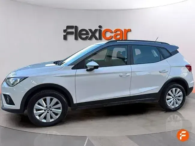 Usado Seat Arona Ecomotive 95 CV (69 kW) 2018 Gris SUV