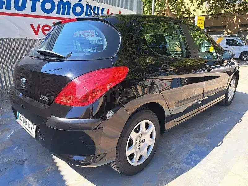 Usado Peugeot 308 90 CV (66 kW) 2010 Negro Berlina