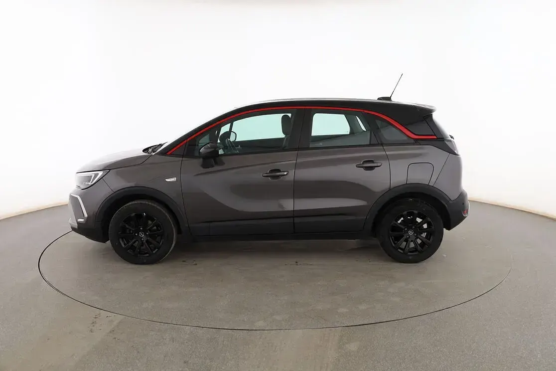 Usado Opel Crossland GS Line 131 CV (96 kW) 2021 Gris SUV