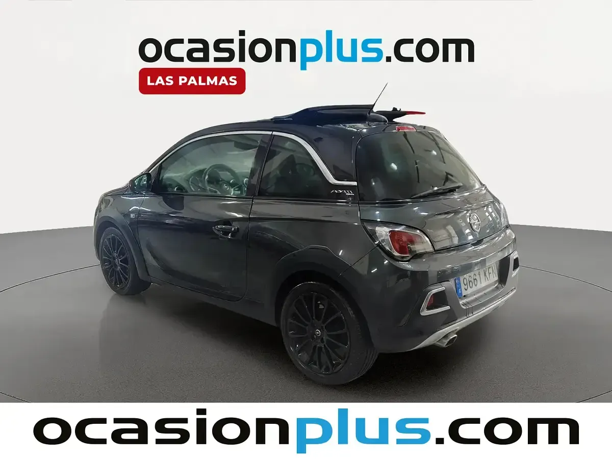 Usado Opel Adam Rocks 87 CV (63 kW) 2017 Gris Utilitario